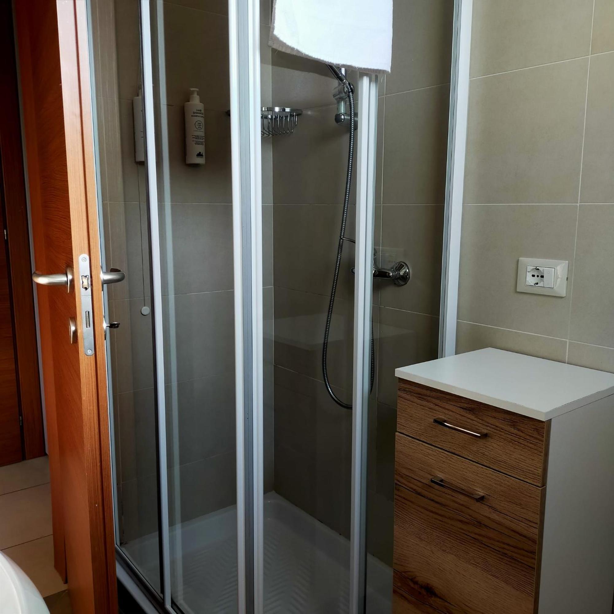 Residence Fiore Rosso Сирмионе Номер фото